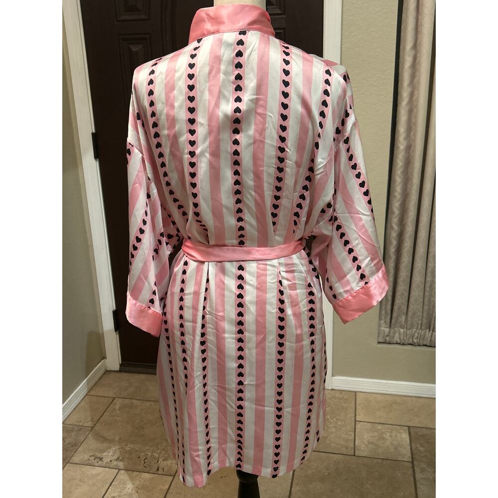 Victoria's Secret Pink and White Black Hearts Robe - Picture 3 of 9